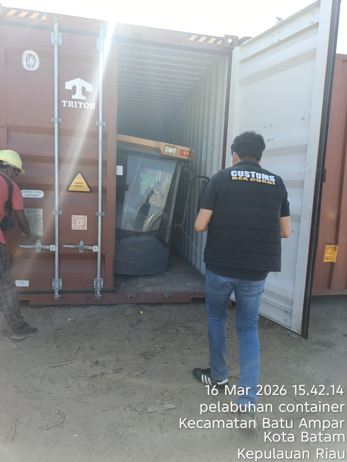 3 UNIT USED WHEEL LOADER FOB SHANGHAI - BATAM - 2